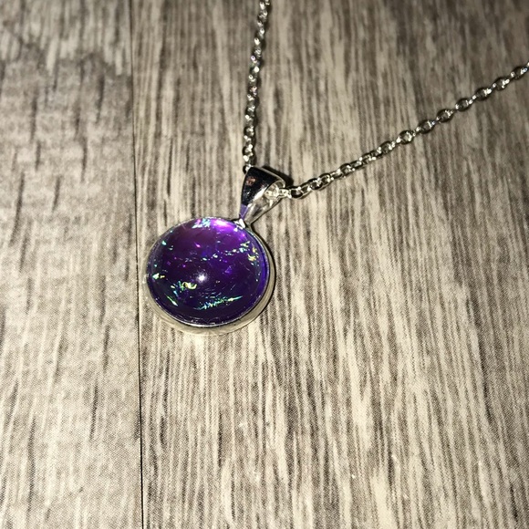 Purple Cat Eye Iridescent Foil Silver Necklace - Picture 3 of 3